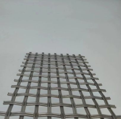 Bạc 1.2mm Kiến trúc Woven Wire Mesh Giải pháp hàng rào an ninh cao cấp