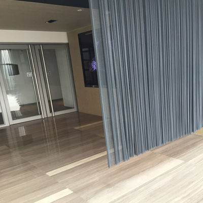 Màn chắn cuộn kim loại 80% Khu vực mở đường kính dây 1.0mm rèm ngăn trong nhà