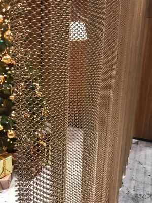 Tấm lưới kiến trúc bằng thép không gỉ với kích thước lỗ mở tùy chỉnh từ 5mm đến 50mm và bề mặt mạ đồng cổ với nhiều màu sắc